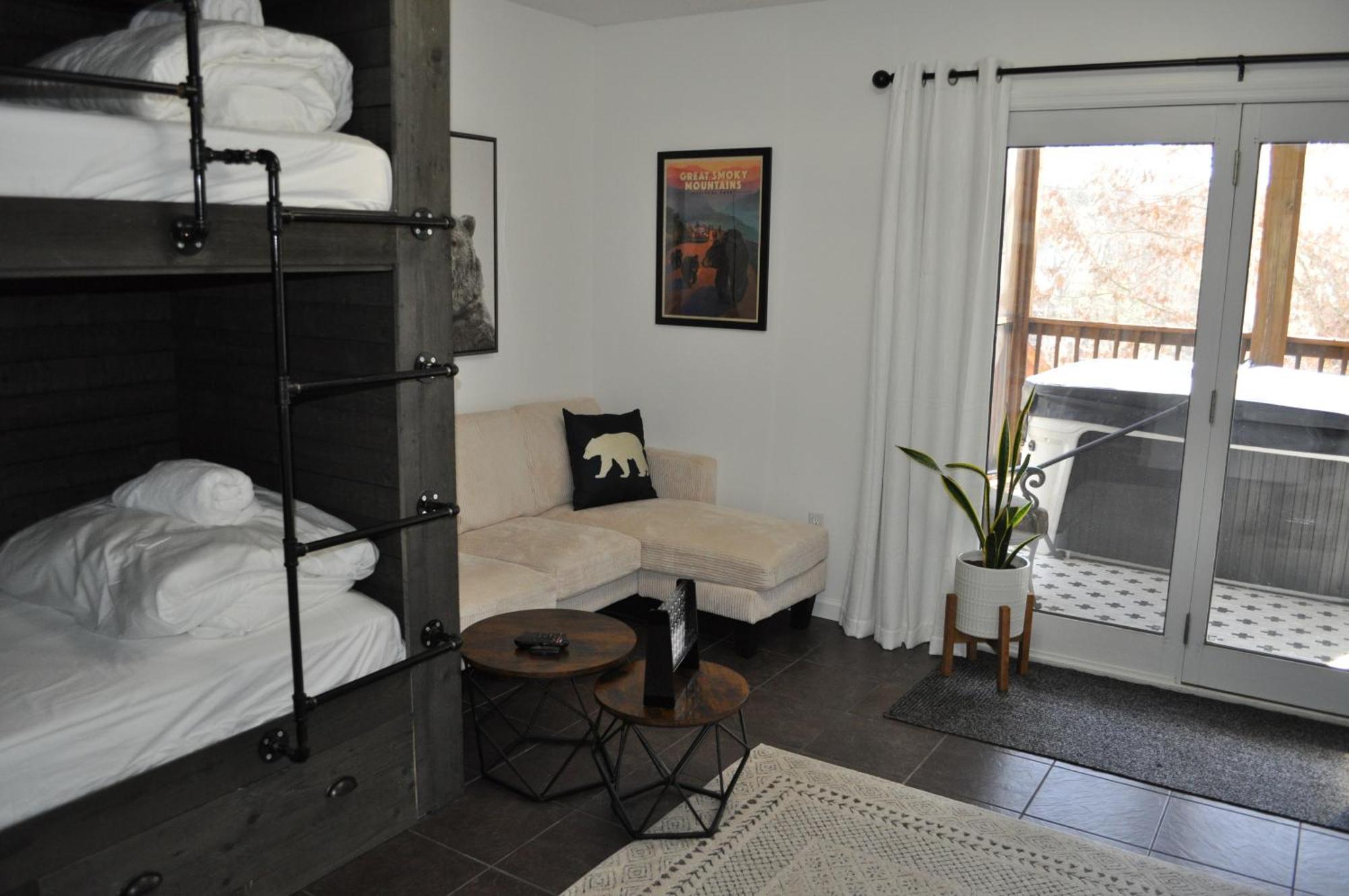 Relax At Forge Chalet Tranquil Retreat Near Attractions Pigeon Forge Exterior photo